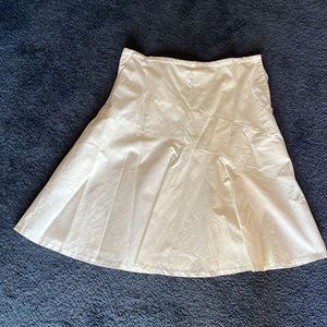 Gap Stretch White Flair Skirt size 14 Excellent Pre-owned Condition.